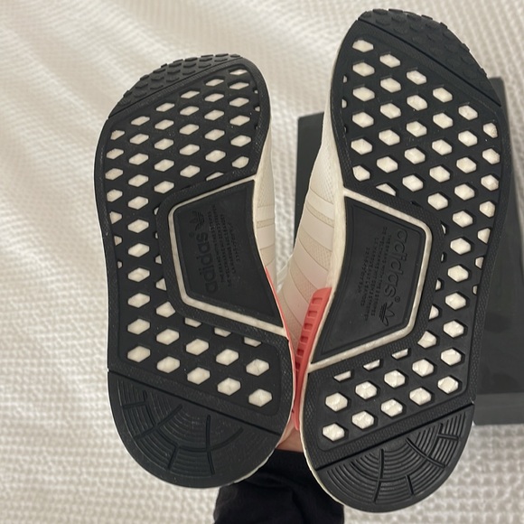 ADIDAS NMD R1 WHITE ROSE - Picture 5 of 5